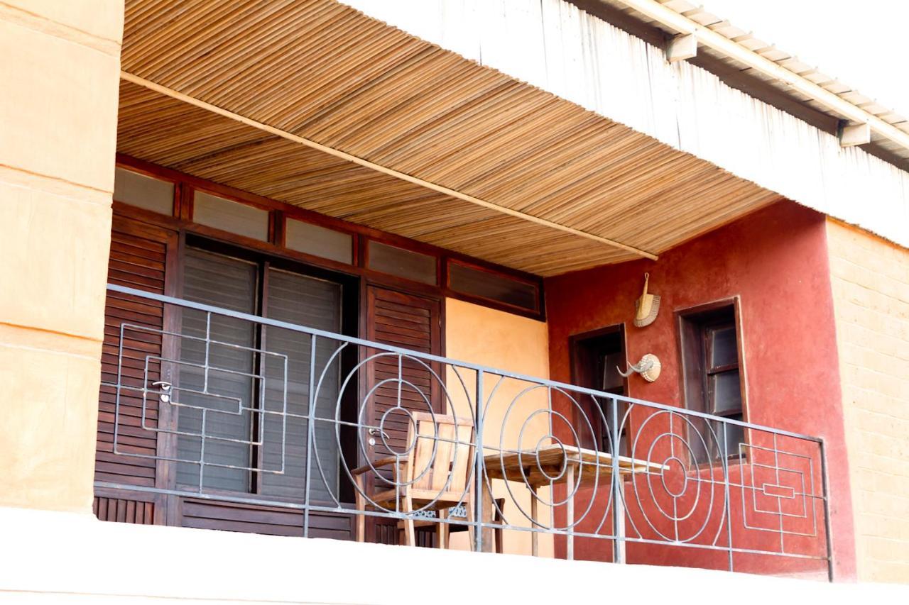 La Maison Bleue Lome Bagian luar foto