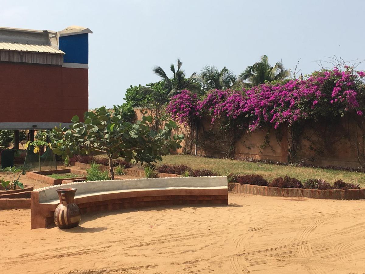 La Maison Bleue Lome Bagian luar foto