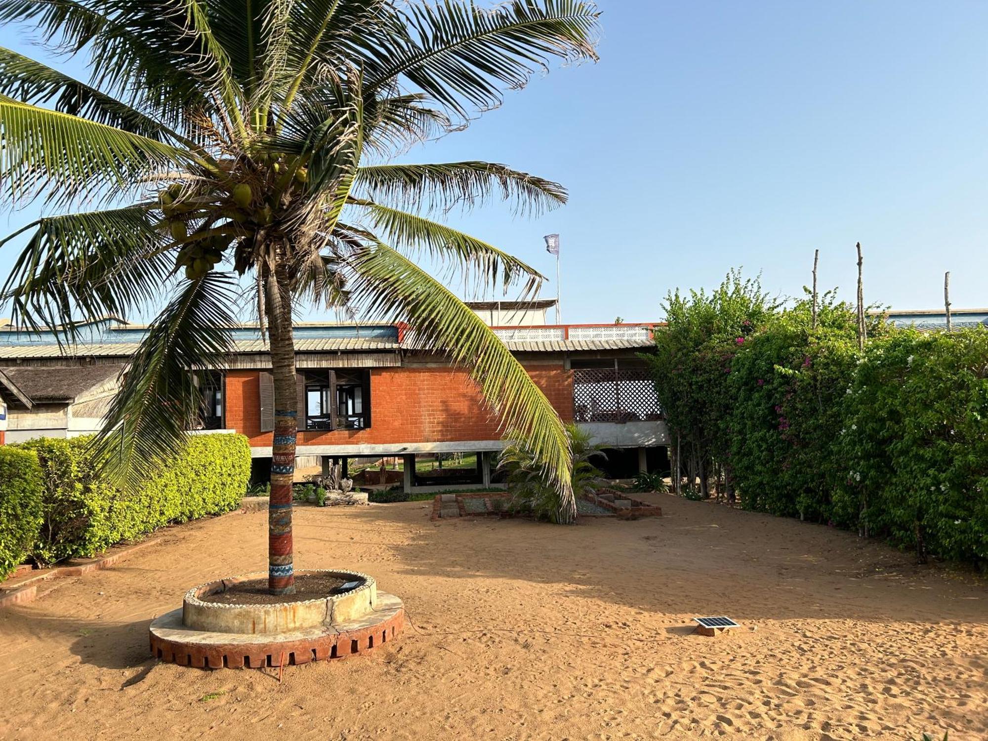 La Maison Bleue Lome Bagian luar foto